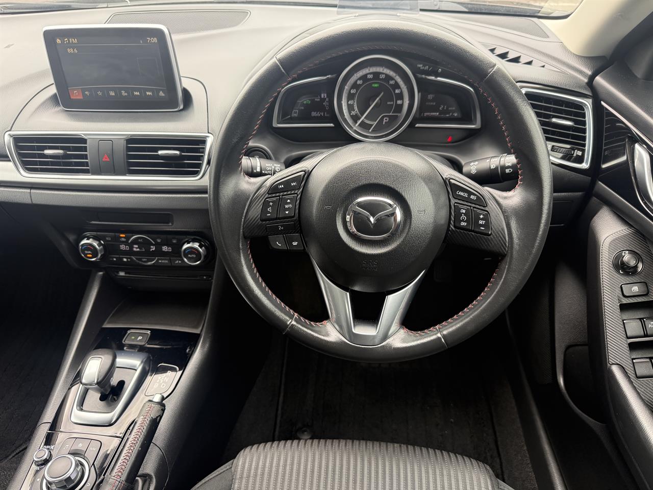 2014 Mazda Axela thumbnail