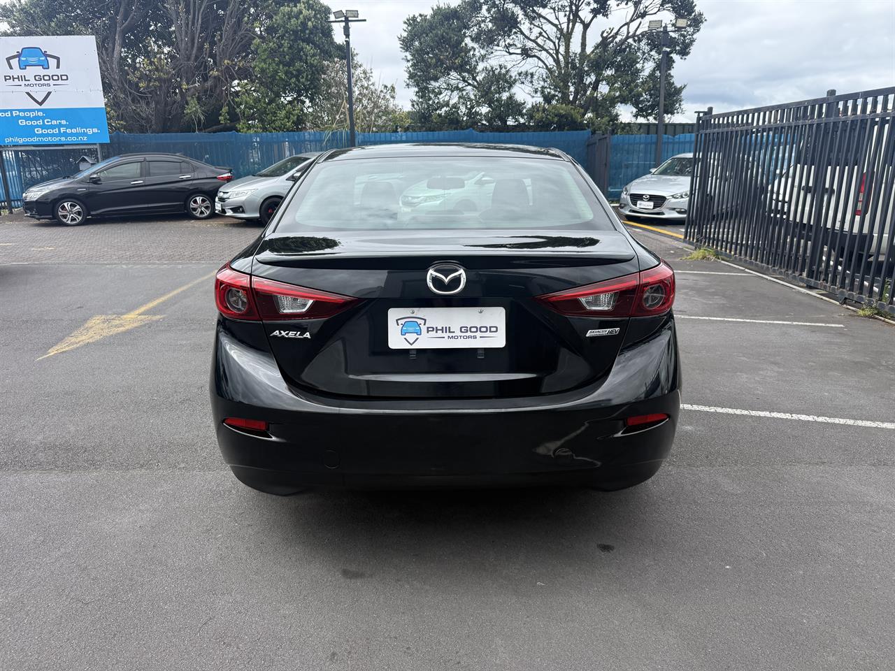 2014 Mazda Axela thumbnail