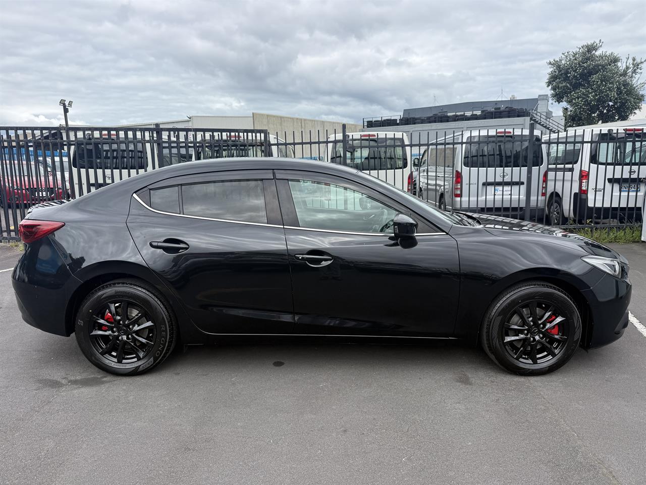 2014 Mazda Axela thumbnail