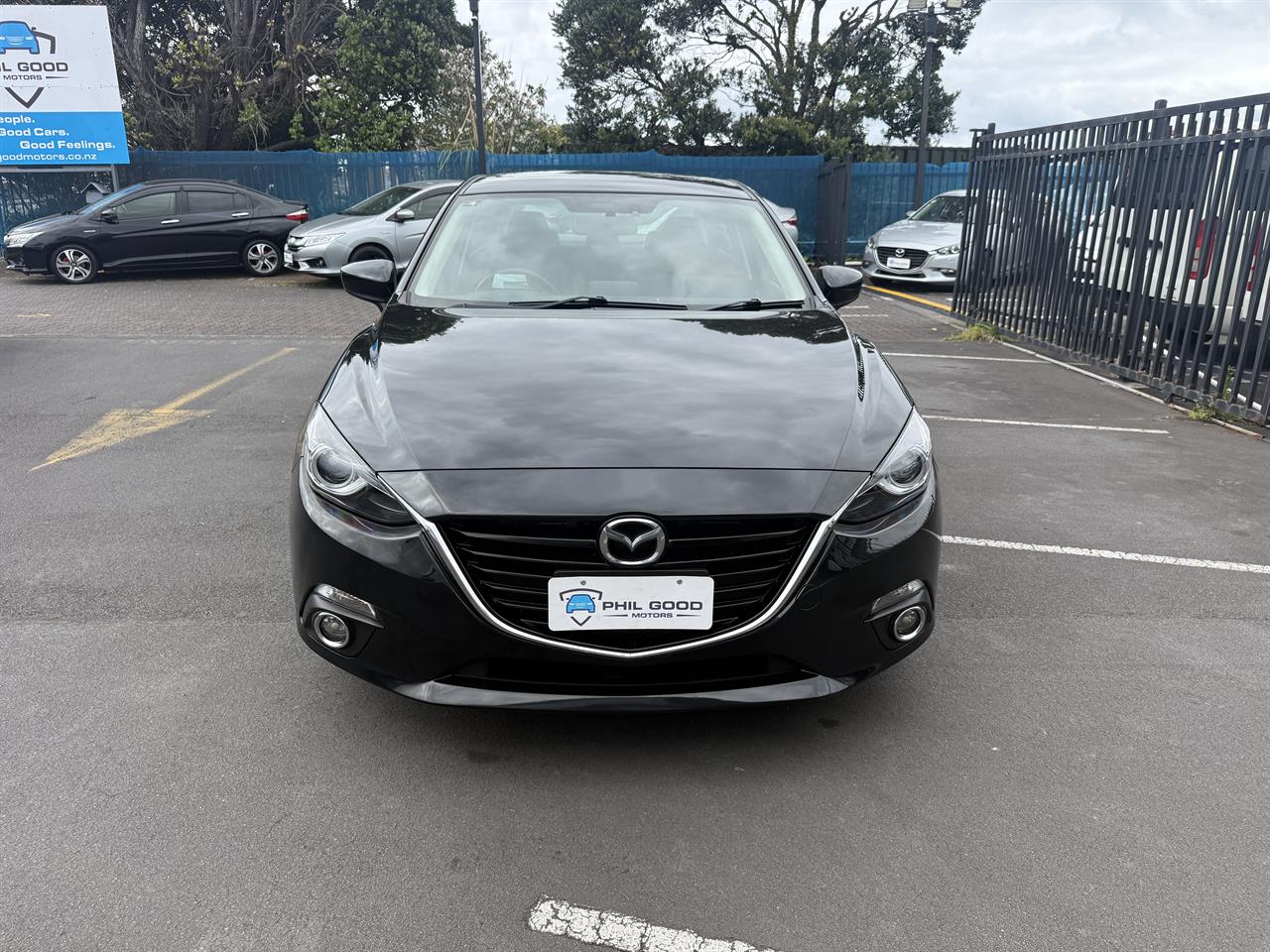 2014 Mazda Axela thumbnail