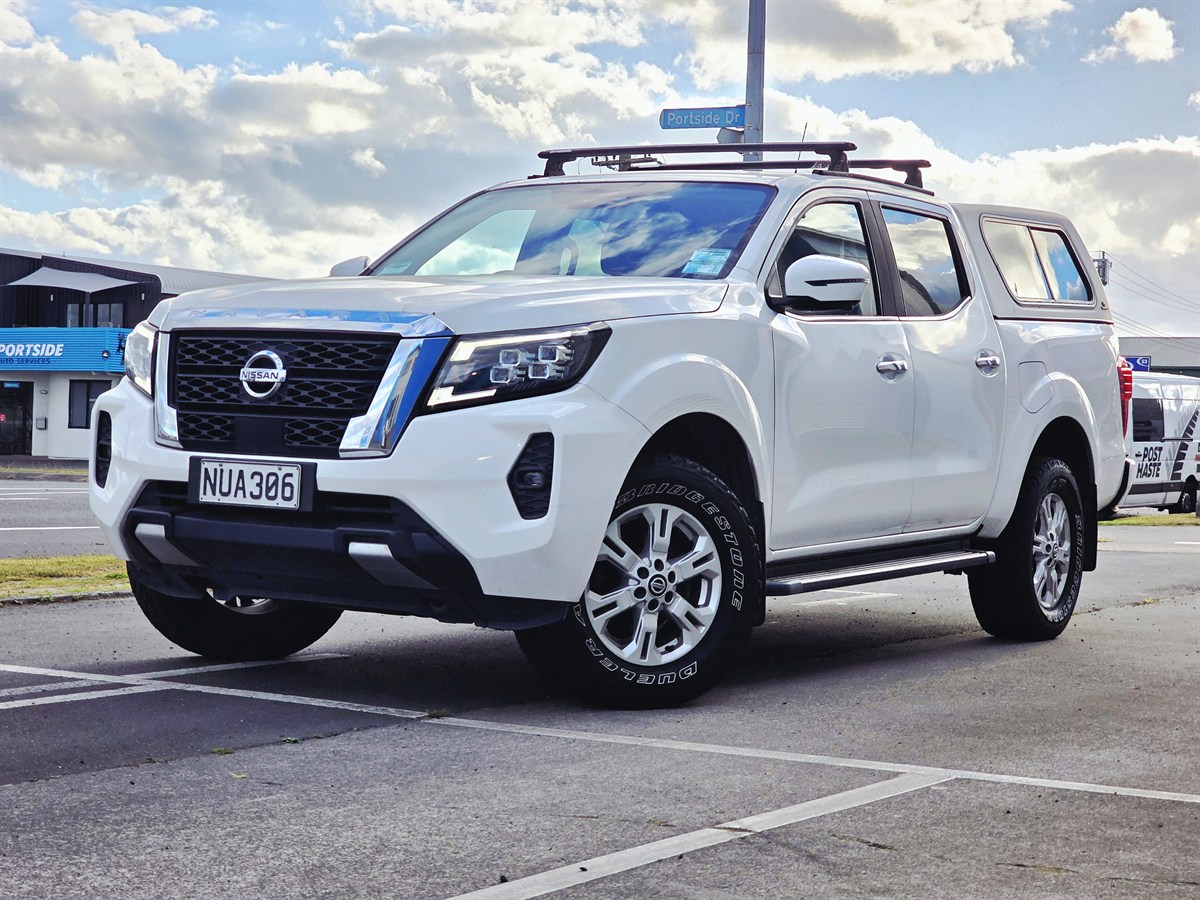 2021 Nissan Navara thumbnail