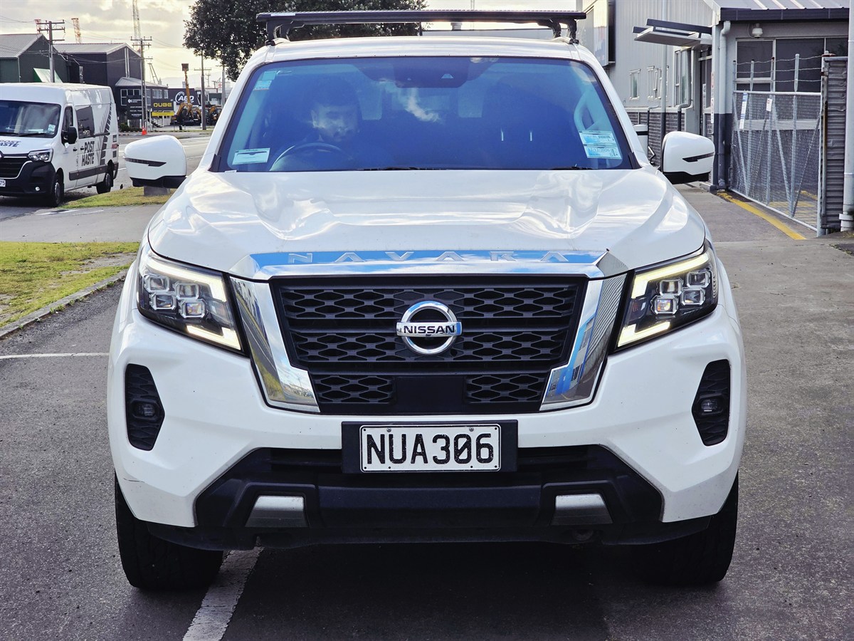 2021 Nissan Navara thumbnail