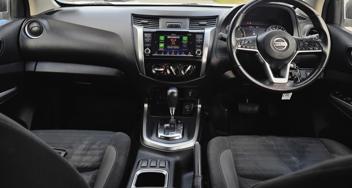 2021 Nissan Navara thumbnail