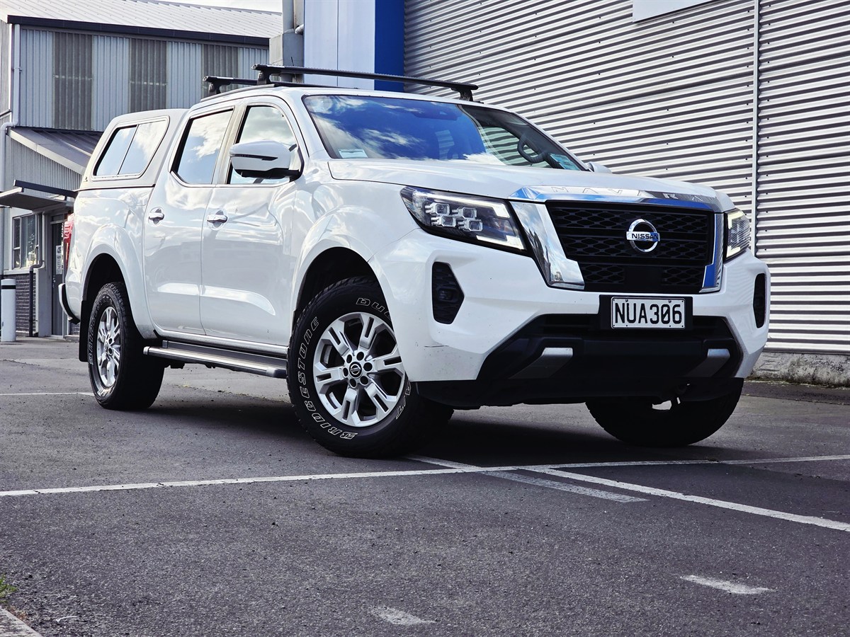 2021 Nissan Navara thumbnail