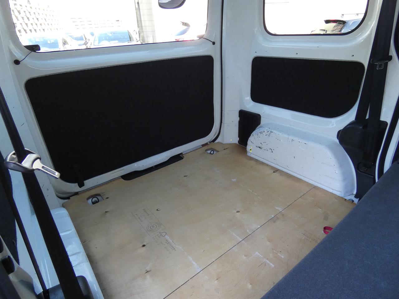 2020 Nissan NV200 thumbnail