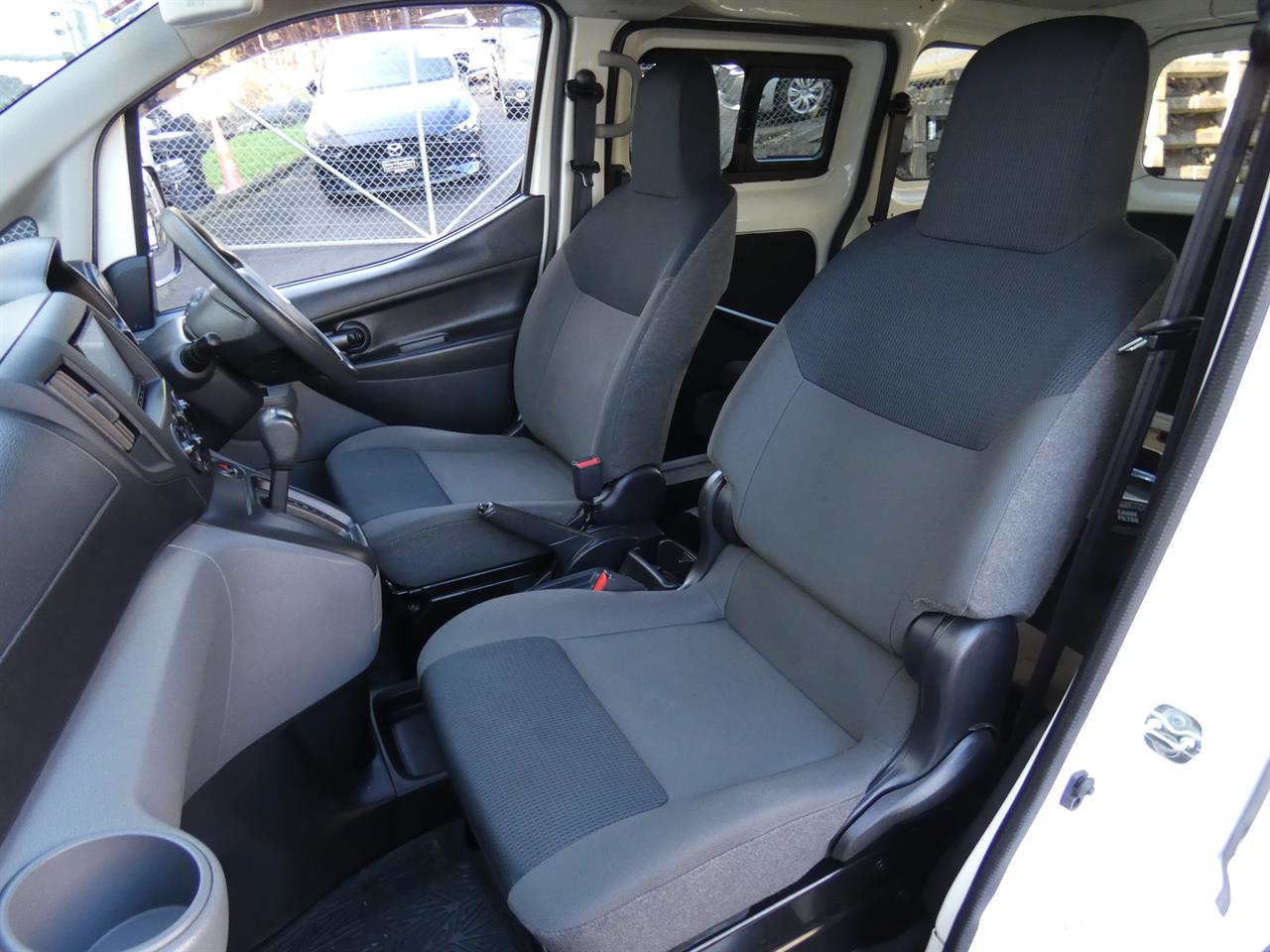 2020 Nissan NV200 thumbnail