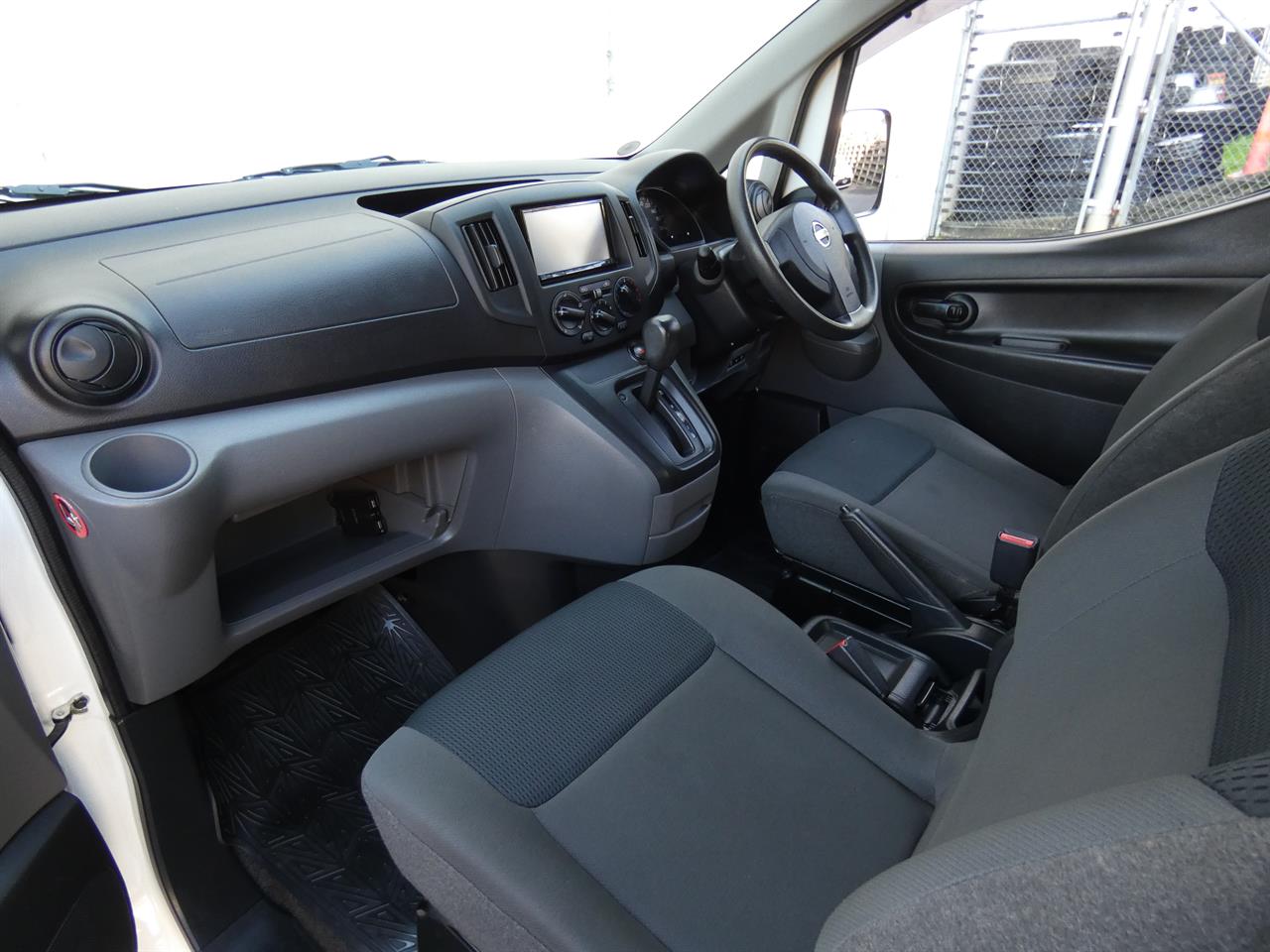 2020 Nissan NV200 thumbnail