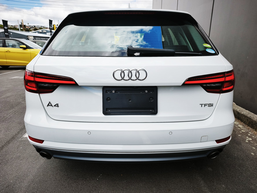 2018 Audi A4 thumbnail