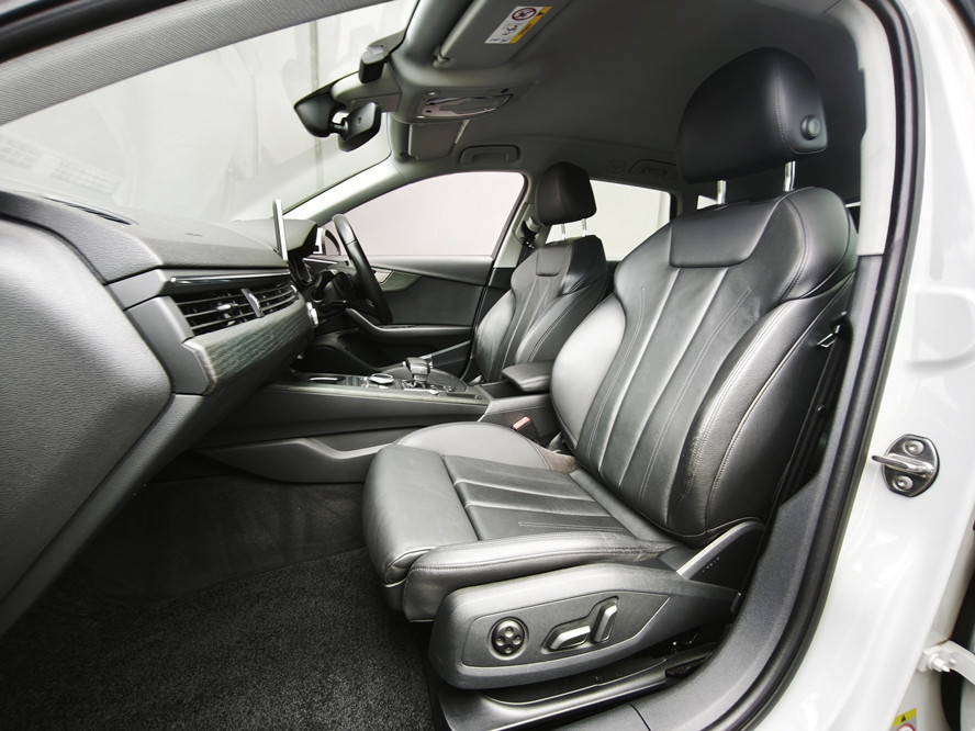 2018 Audi A4 thumbnail