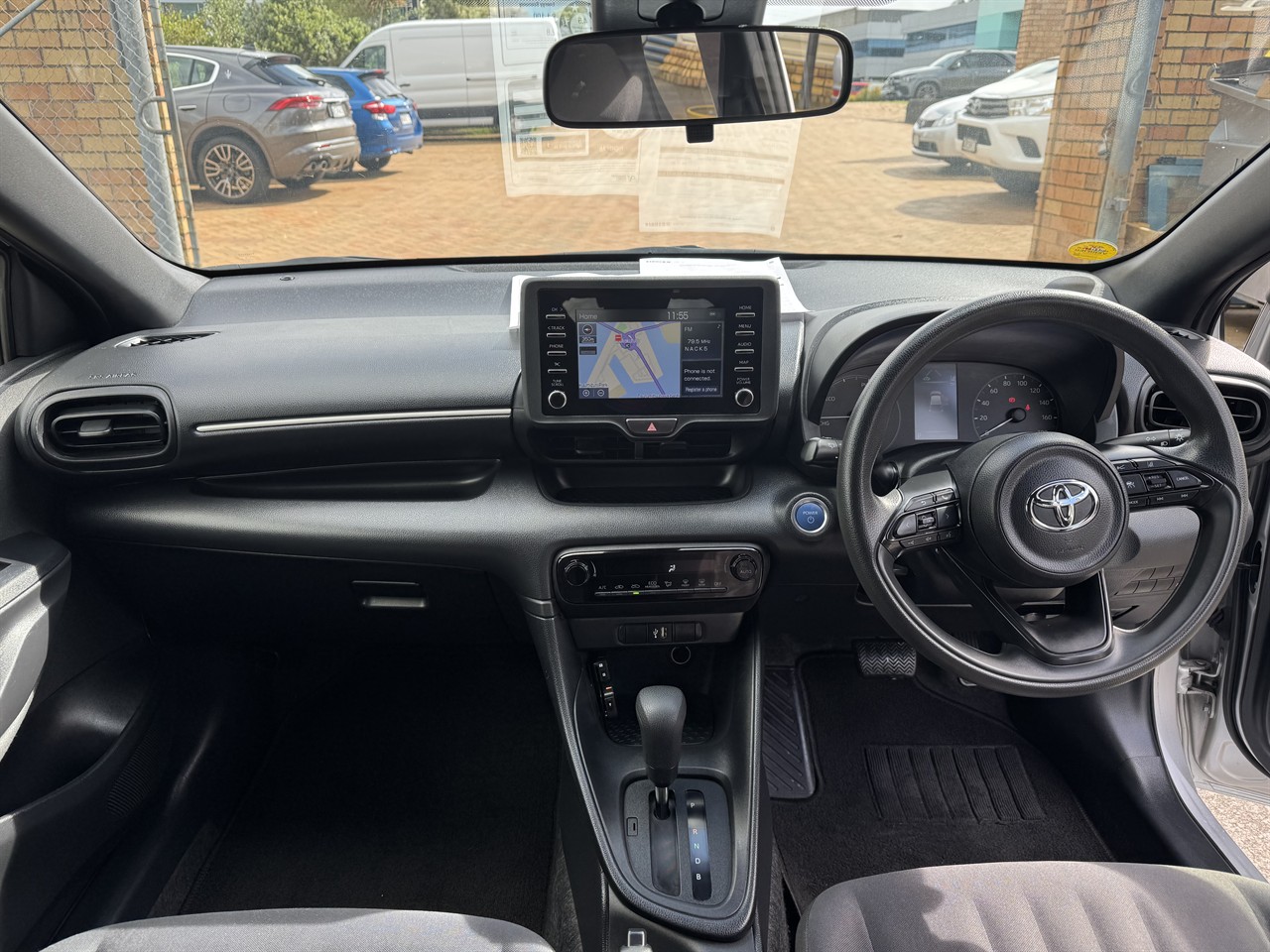 2021 Toyota YARIS thumbnail