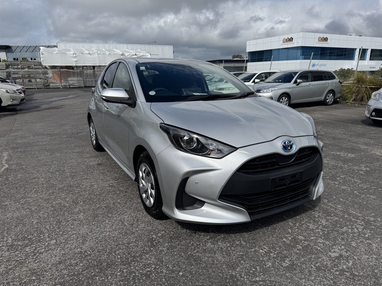 2021 Toyota YARIS thumbnail