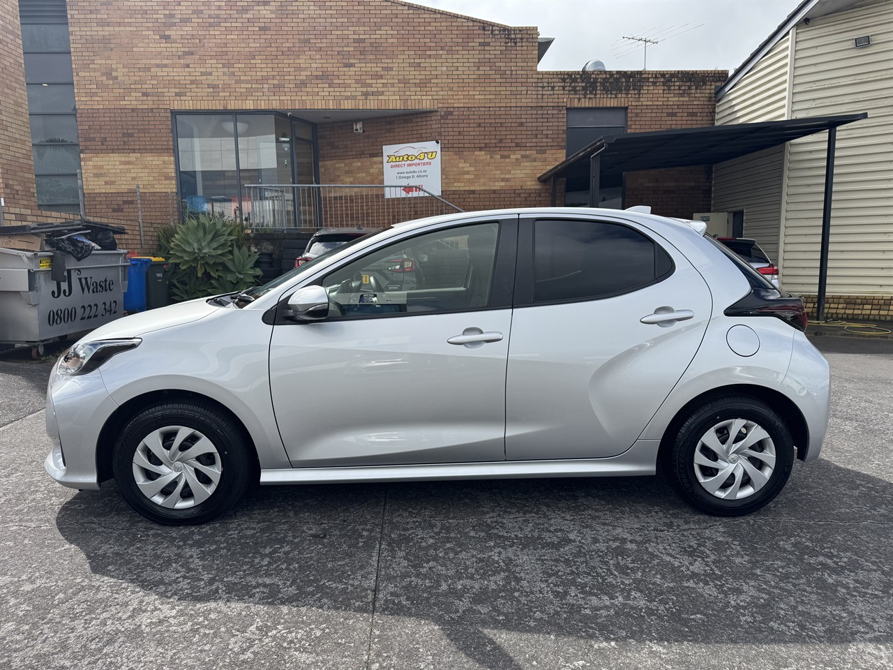 2021 Toyota YARIS thumbnail