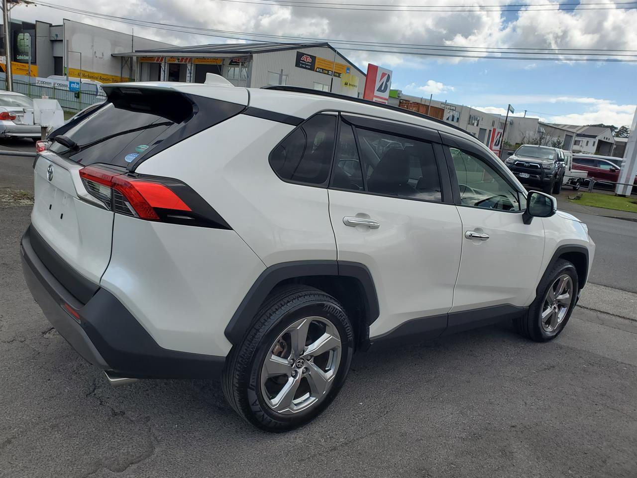 2019 Toyota Rav4 thumbnail
