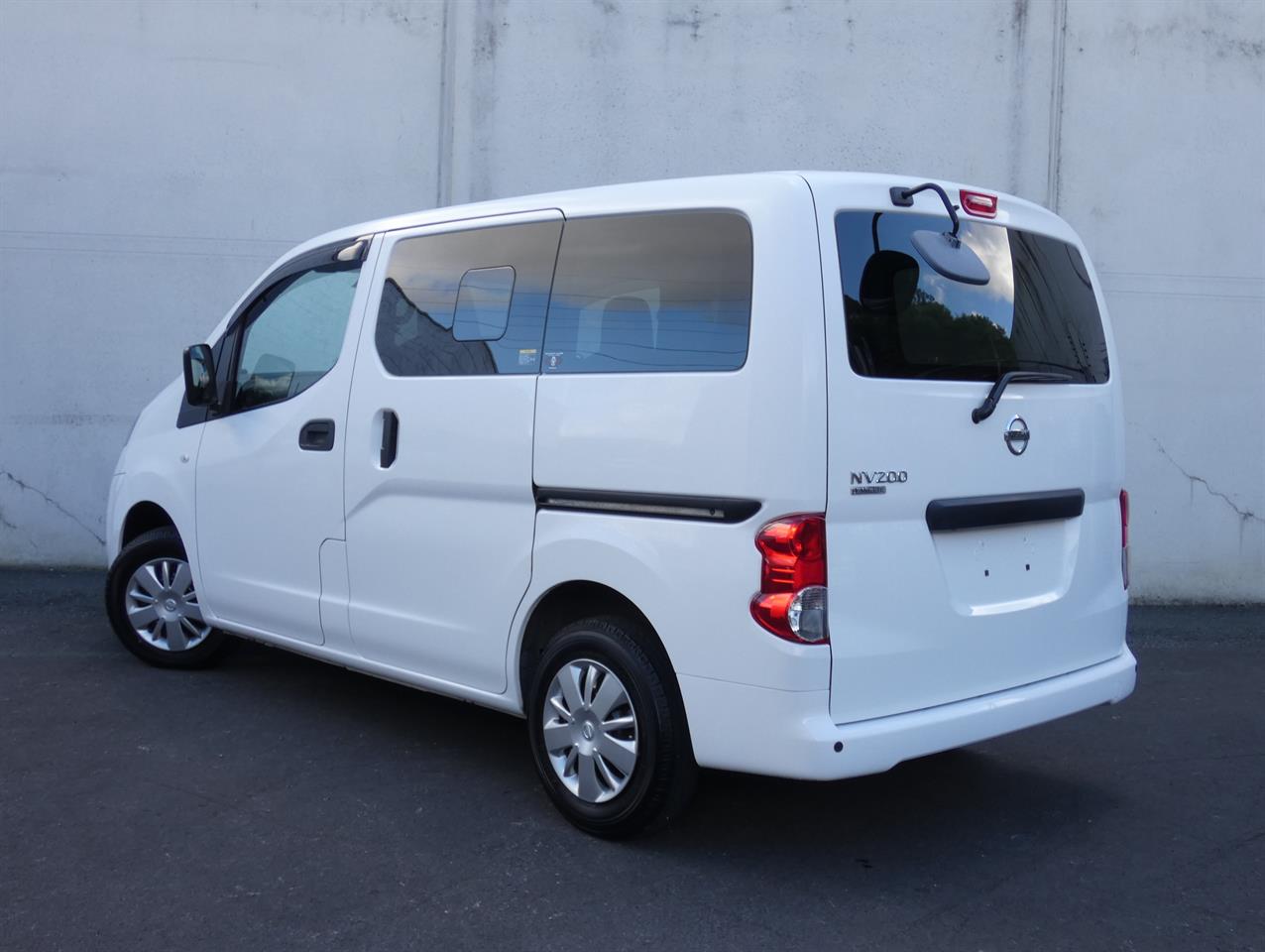 2020 Nissan NV200 thumbnail