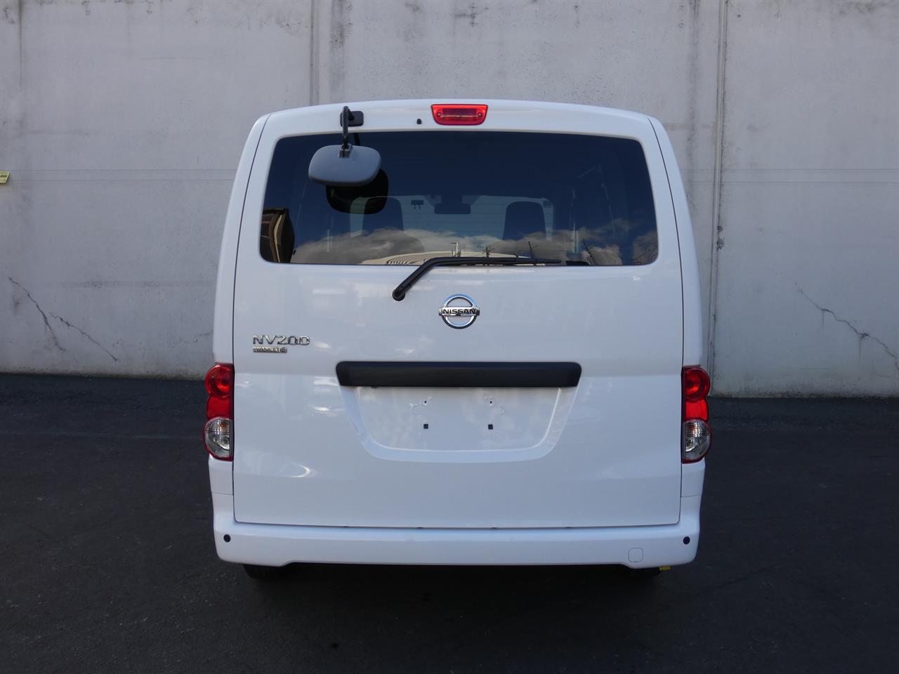 2020 Nissan NV200 thumbnail