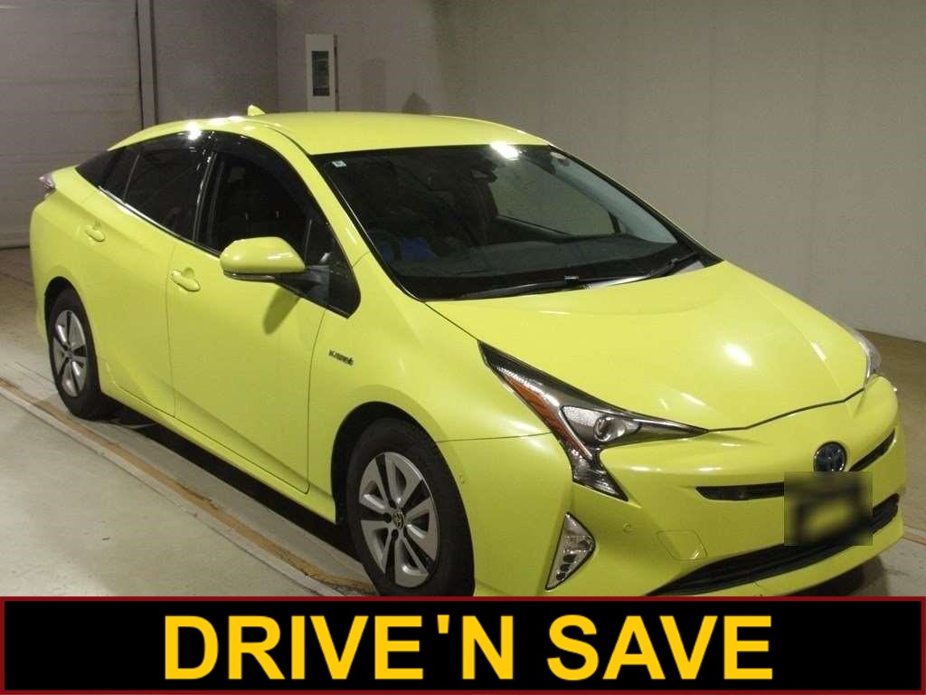 2016 Toyota Prius thumbnail
