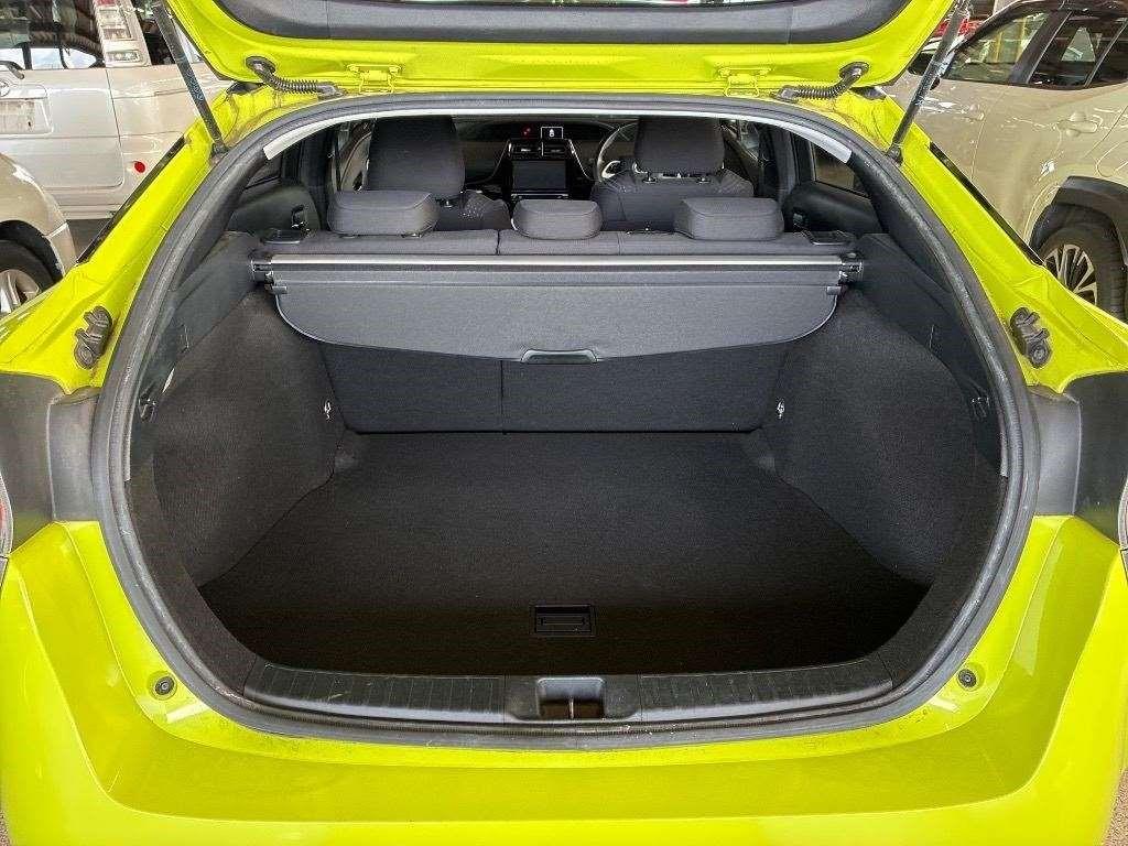 2016 Toyota Prius thumbnail