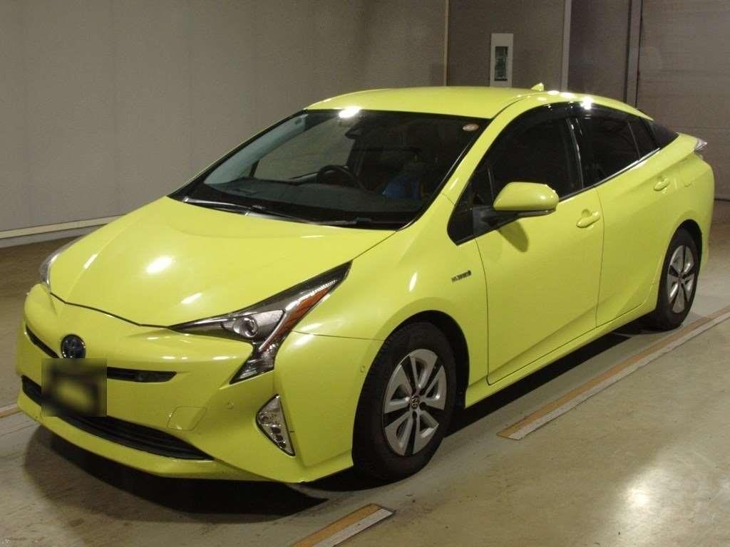 2016 Toyota Prius thumbnail