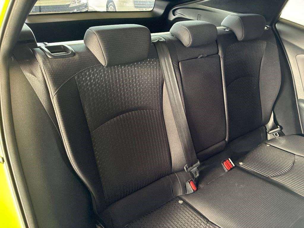2016 Toyota Prius thumbnail