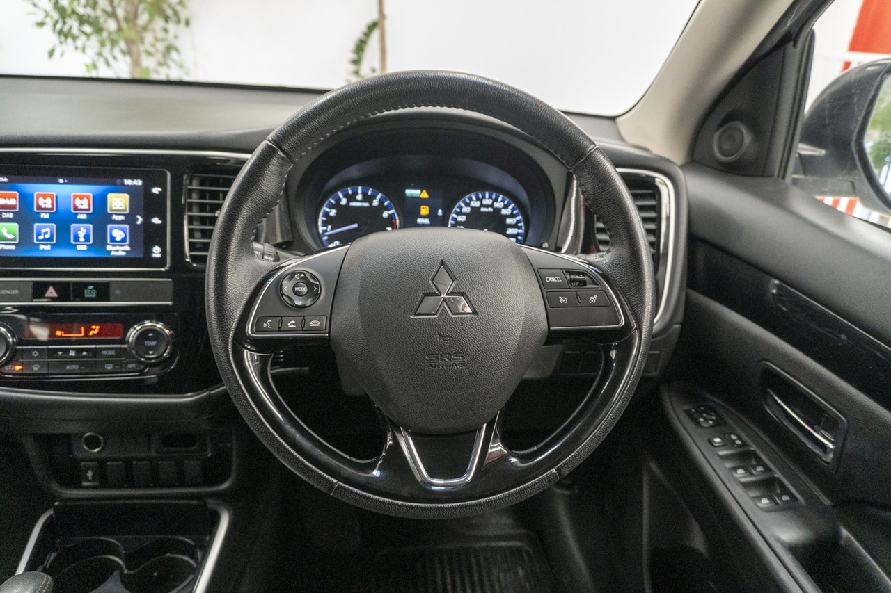 2019 Mitsubishi Outlander thumbnail