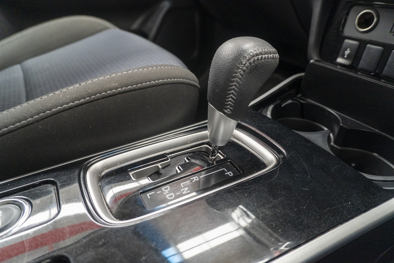 2019 Mitsubishi Outlander thumbnail
