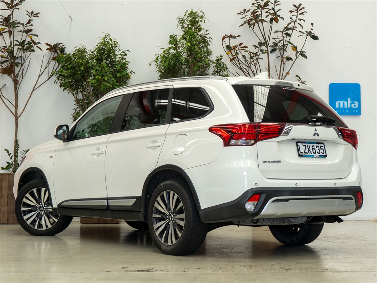 2019 Mitsubishi Outlander thumbnail