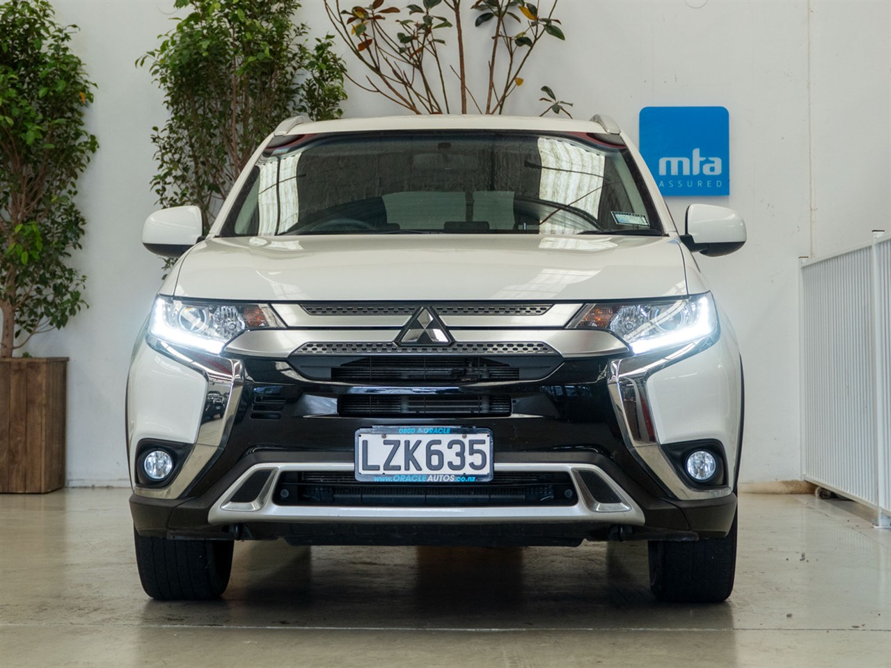 2019 Mitsubishi Outlander thumbnail