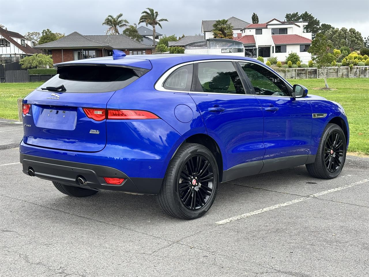 2020 Jaguar F-Pace thumbnail