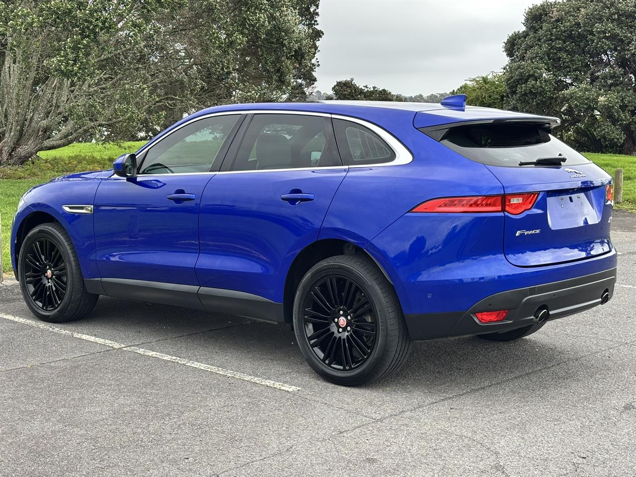 2020 Jaguar F-Pace thumbnail