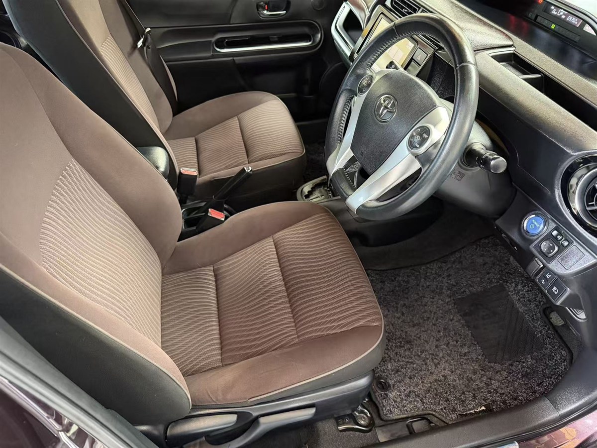 2016 Toyota Aqua thumbnail