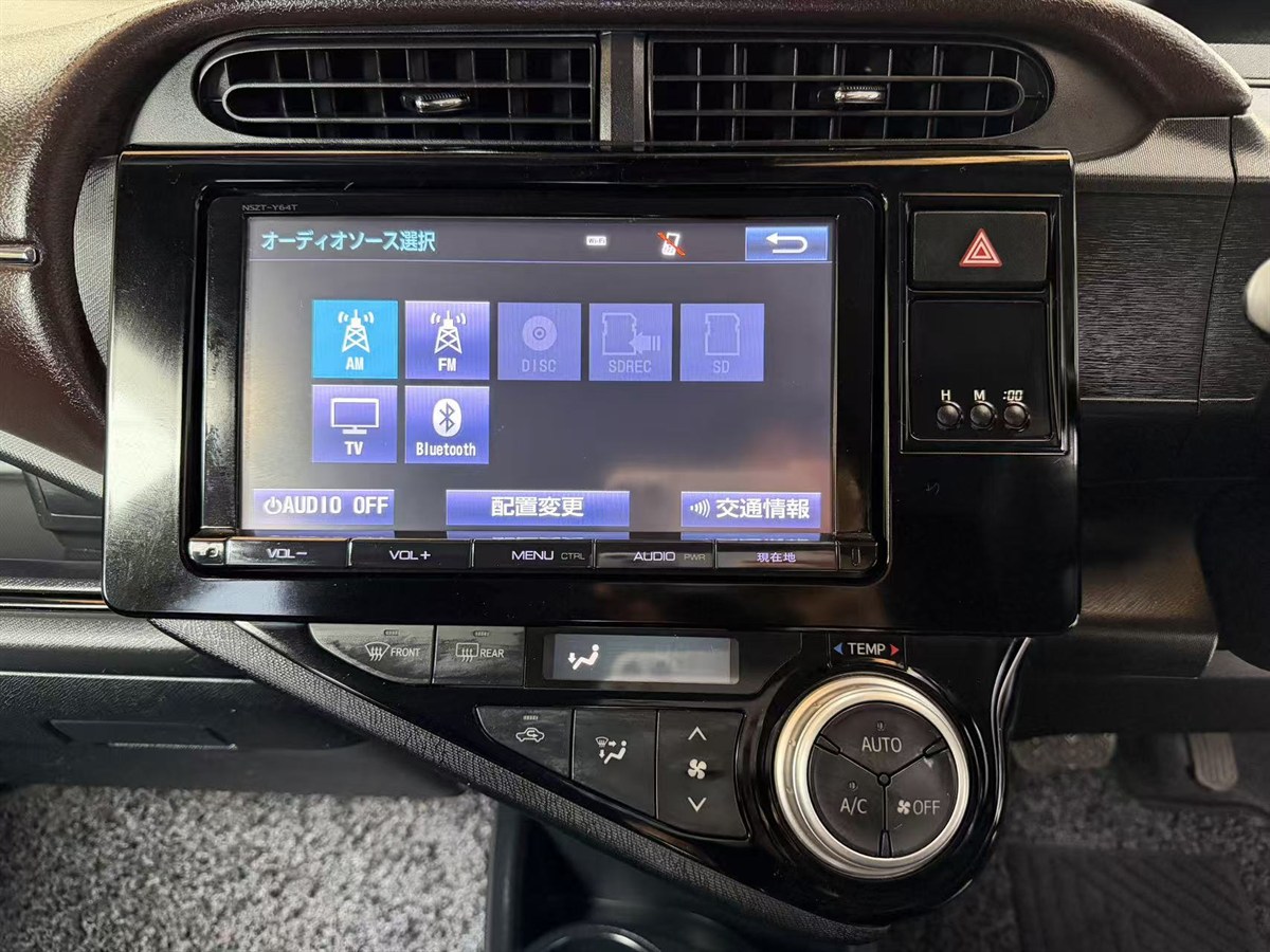 2016 Toyota Aqua thumbnail
