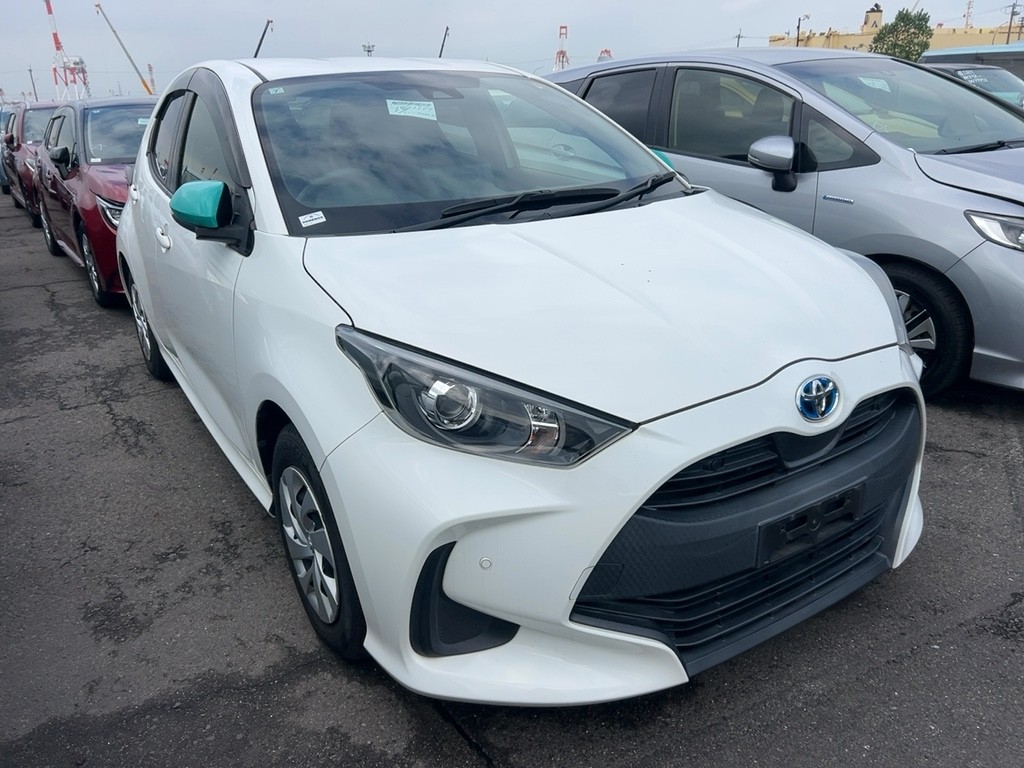 2021 Toyota YARIS thumbnail