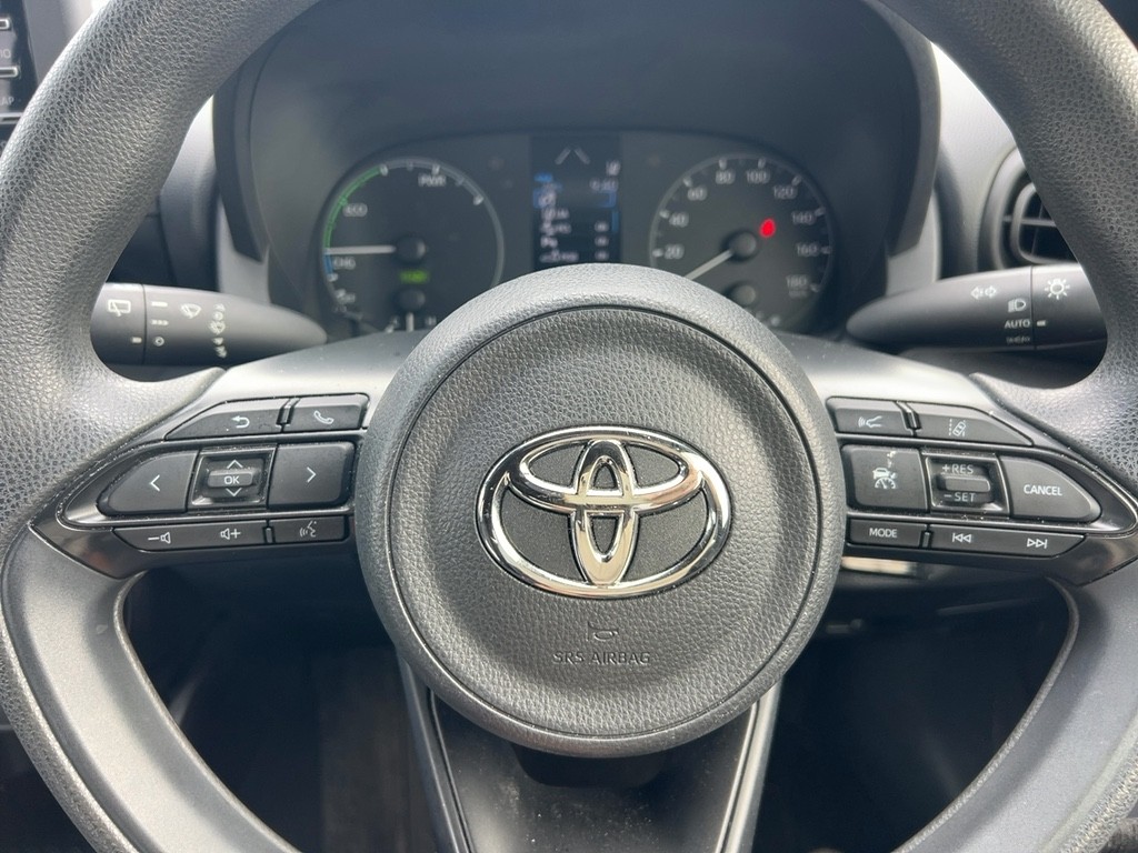 2021 Toyota YARIS thumbnail