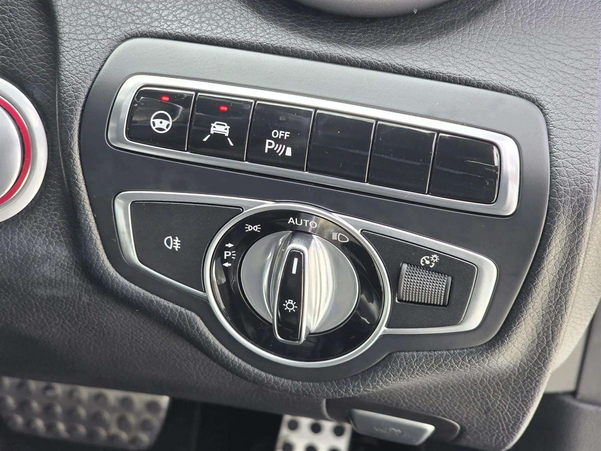 2016 Mercedes-Benz C thumbnail