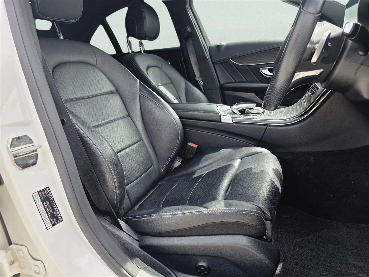 2016 Mercedes-Benz C thumbnail