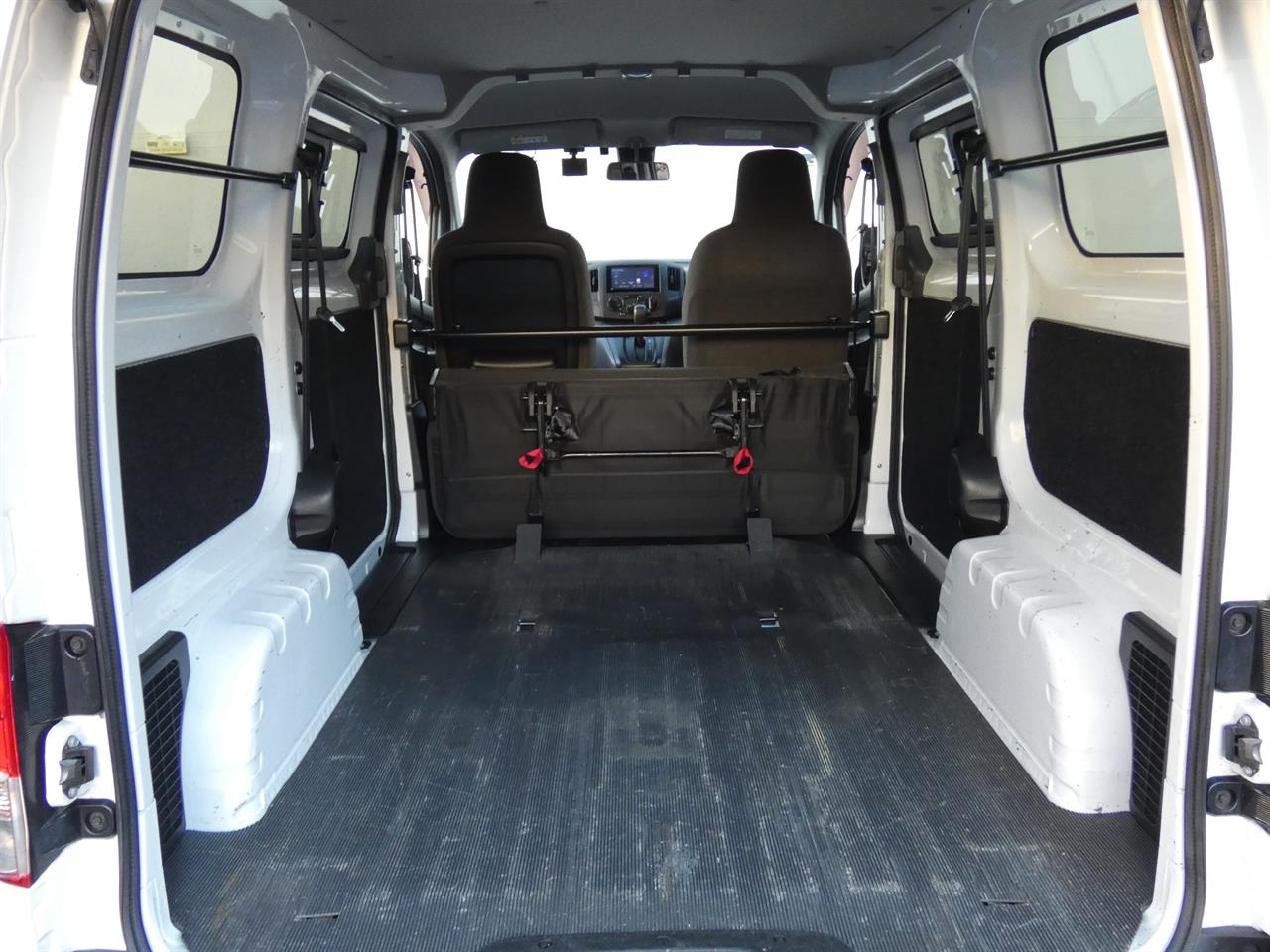 2020 Nissan NV200 thumbnail