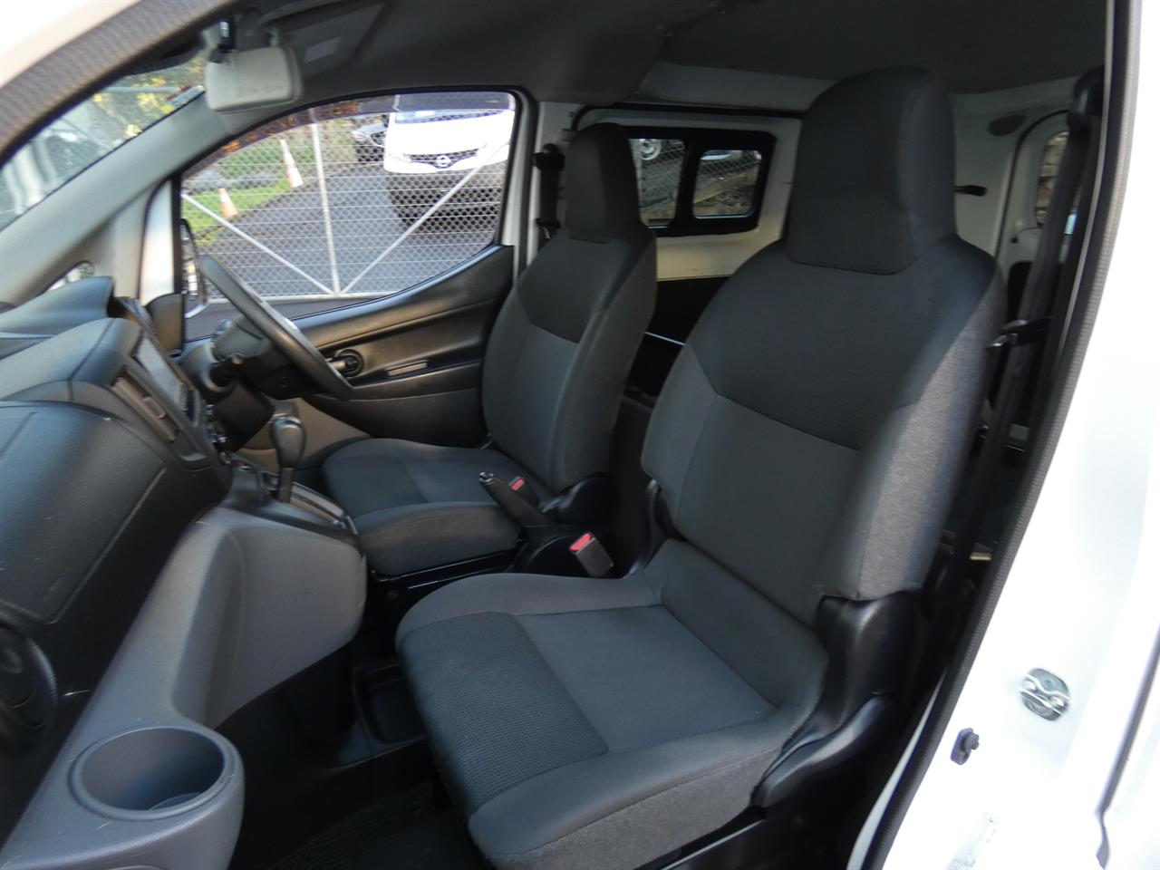 2020 Nissan NV200 thumbnail