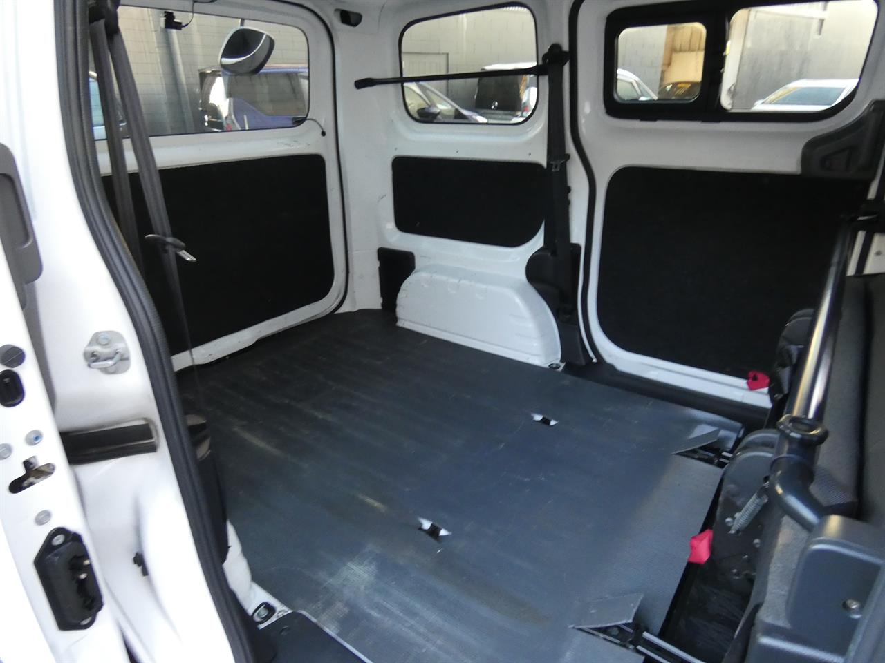 2020 Nissan NV200 thumbnail