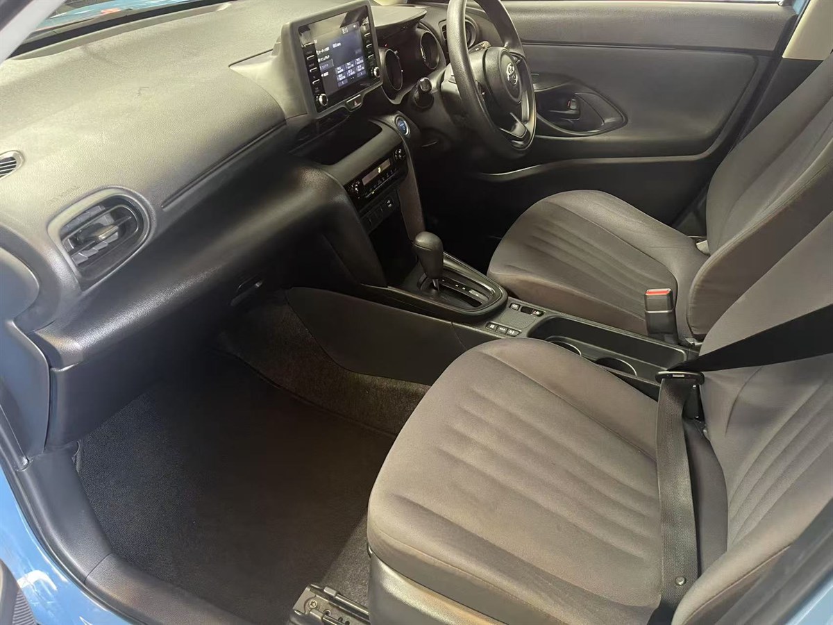 2021 Toyota Yaris thumbnail