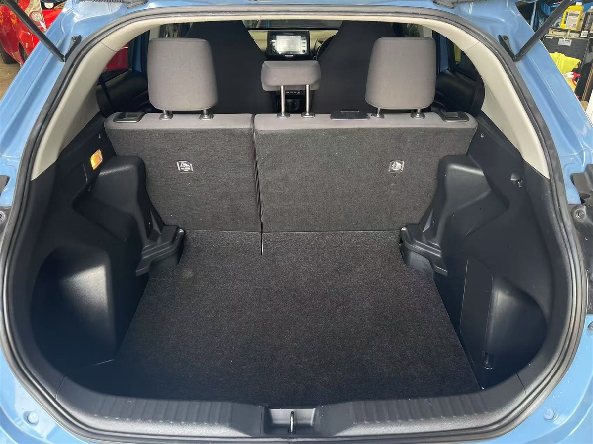 2021 Toyota Yaris thumbnail