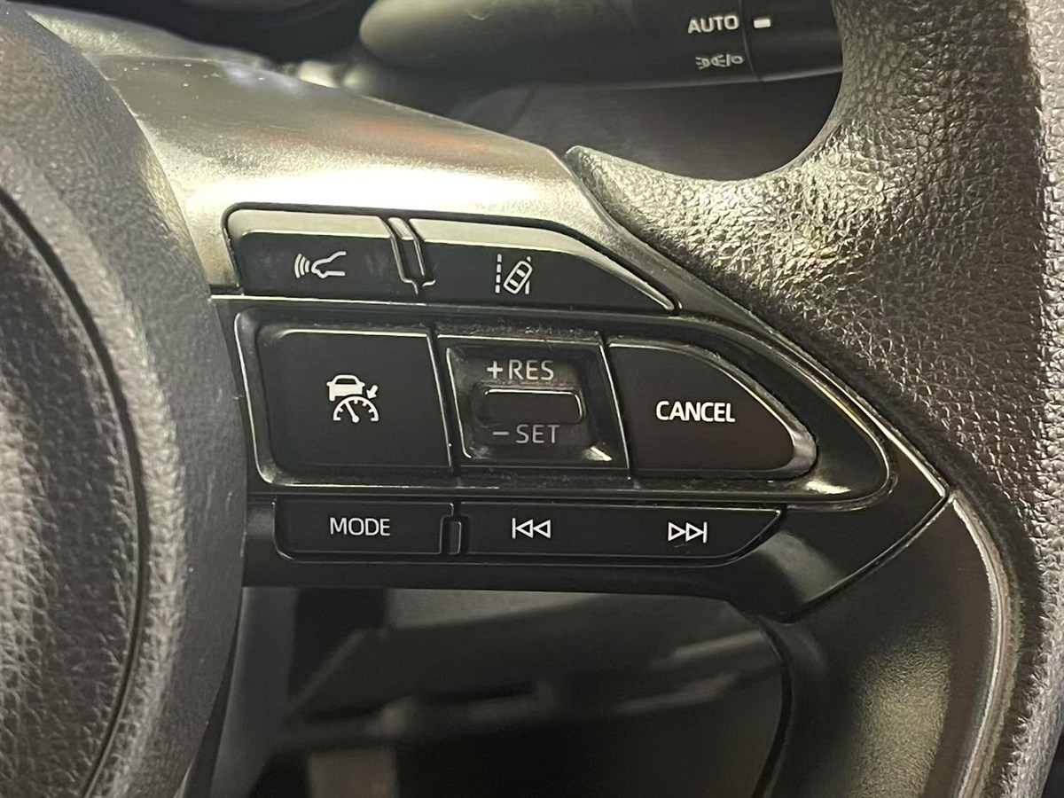 2021 Toyota Yaris thumbnail