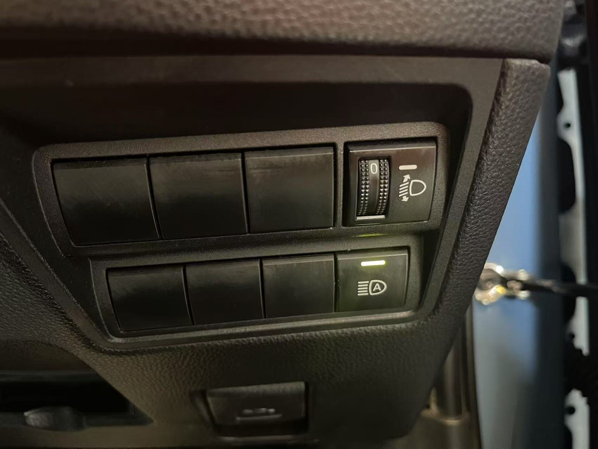 2021 Toyota Yaris thumbnail