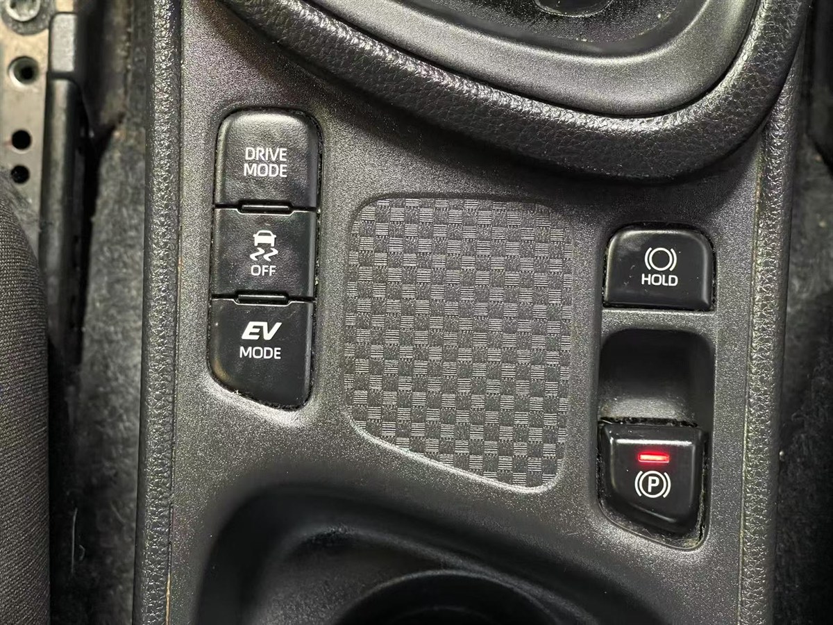 2021 Toyota Yaris thumbnail