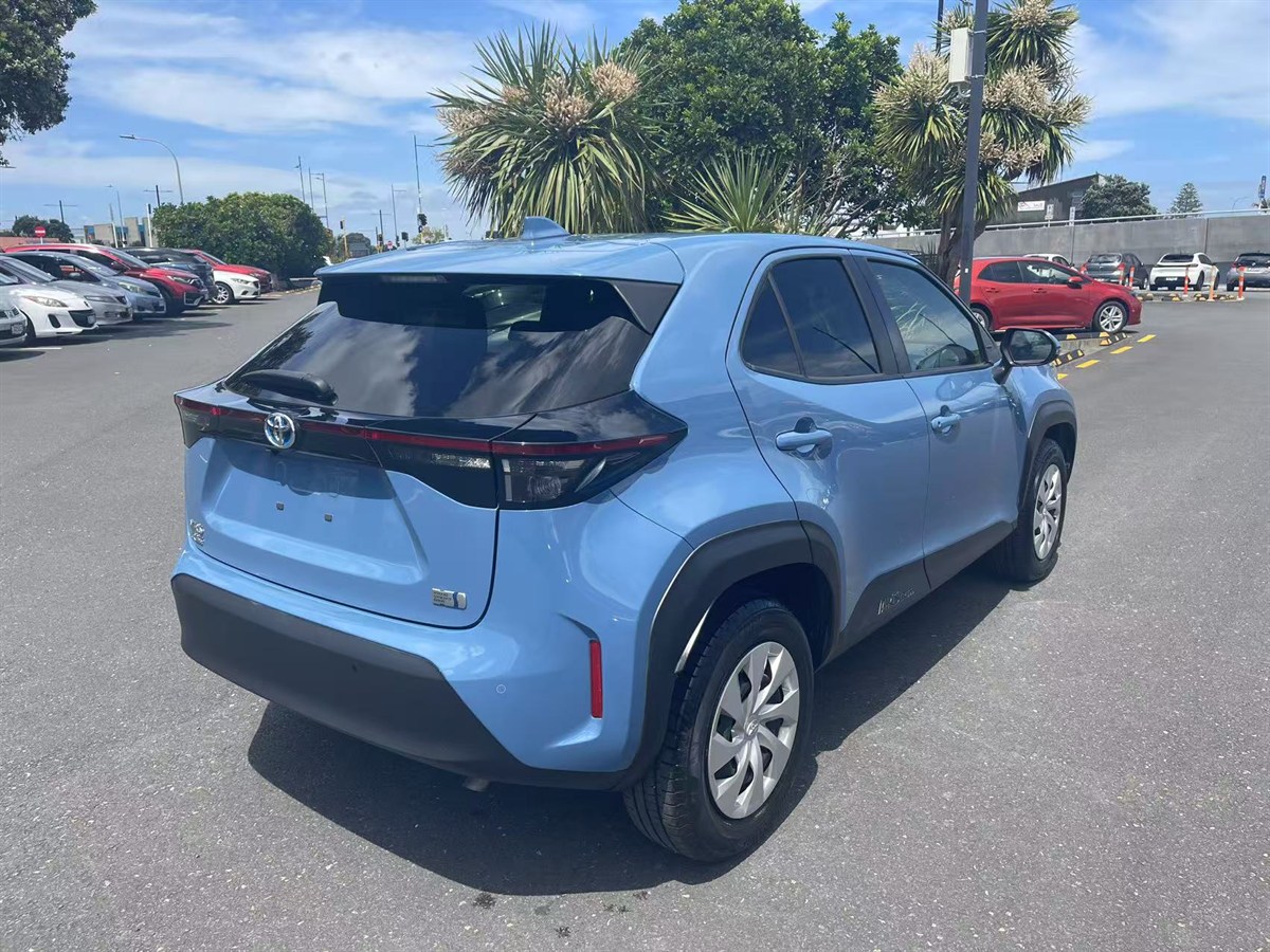 2021 Toyota Yaris thumbnail