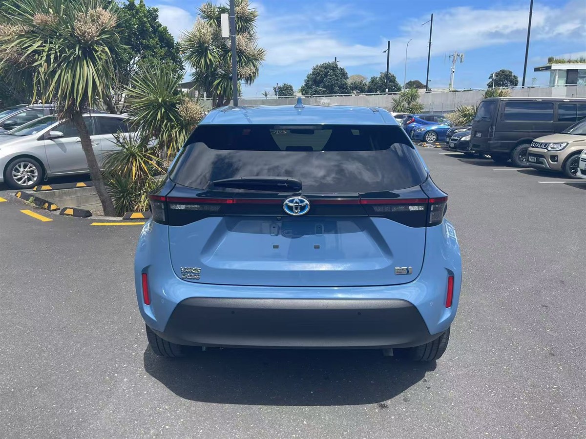 2021 Toyota Yaris thumbnail