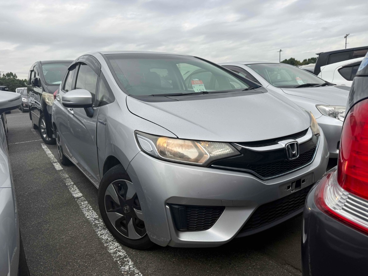 2016 Honda Fit thumbnail