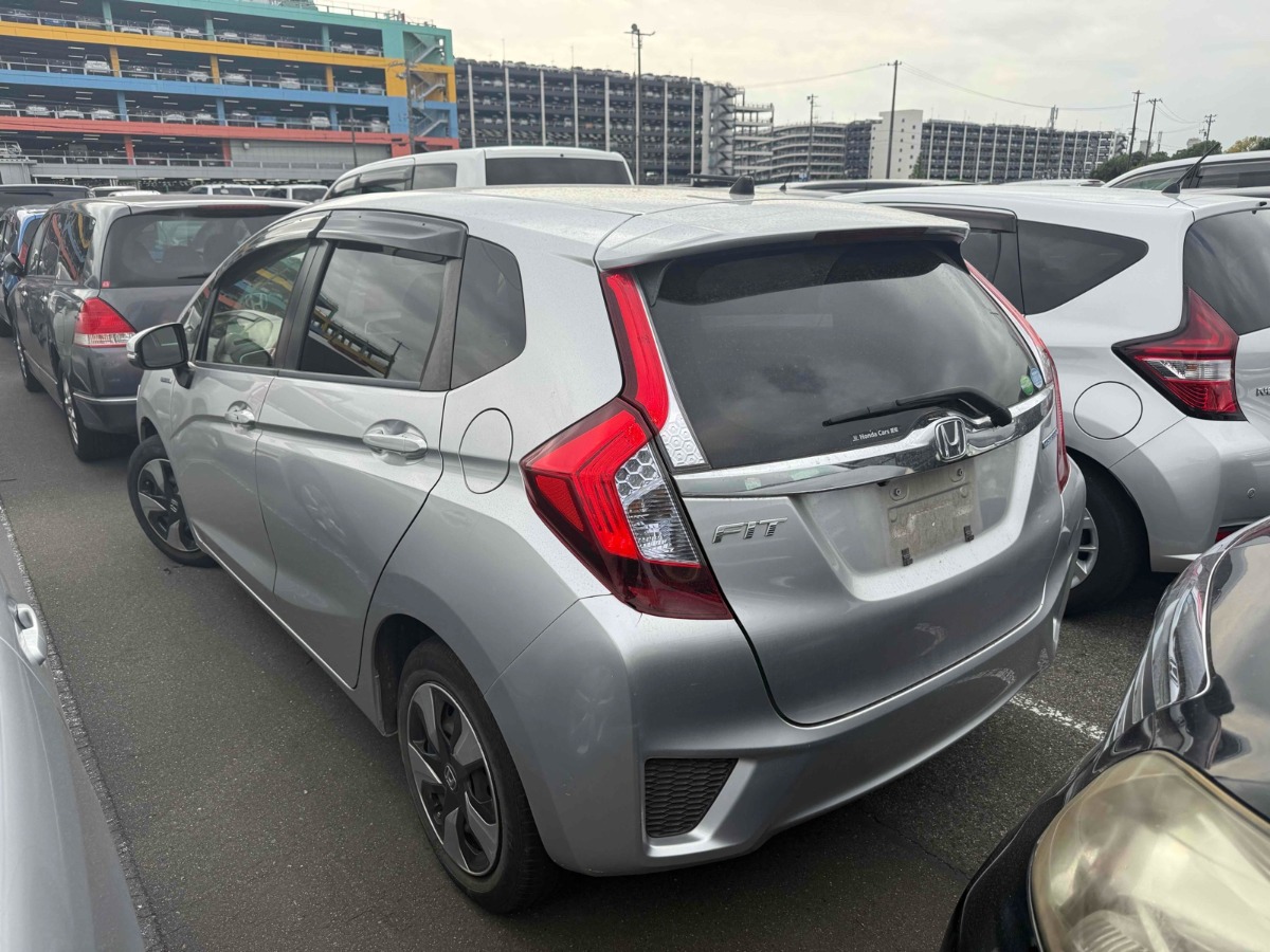 2016 Honda Fit thumbnail