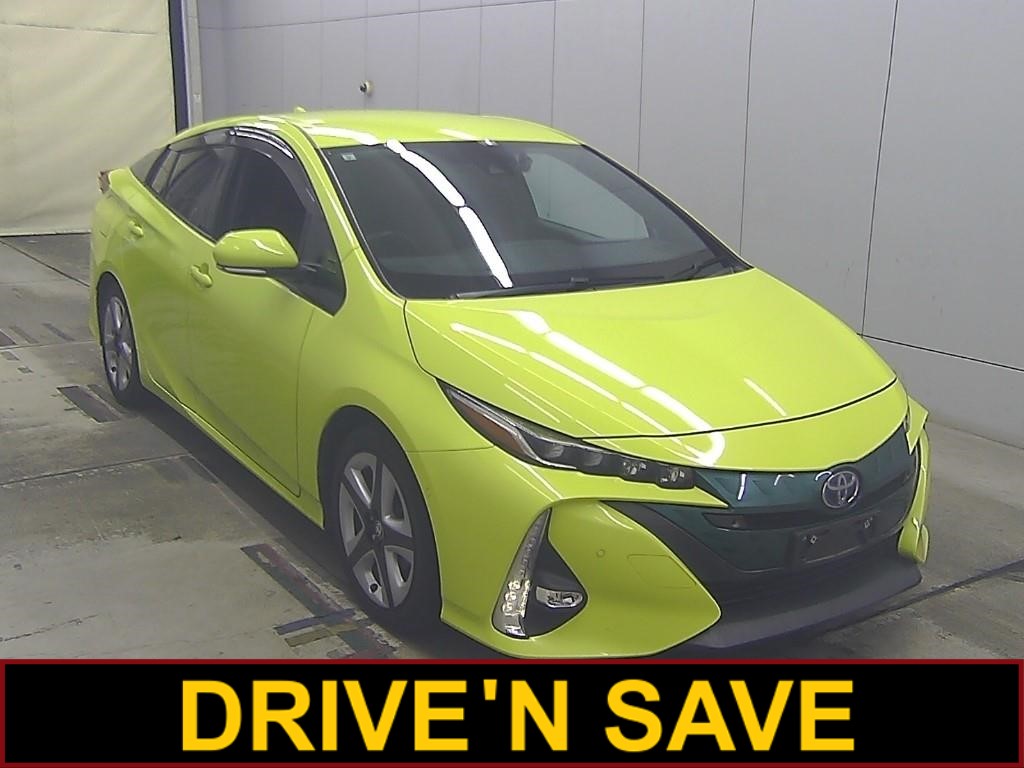 2017 Toyota Prius thumbnail