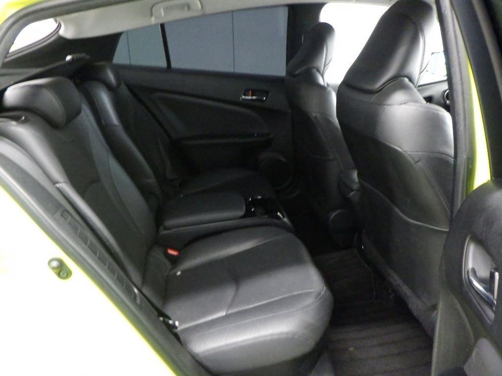 2017 Toyota Prius thumbnail