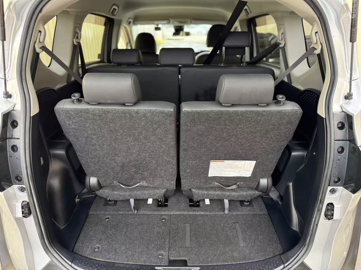2018 Toyota Sienta thumbnail